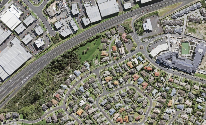 84 Bluebird Crescent, Unsworth Heights, Auckland - Carousel 1