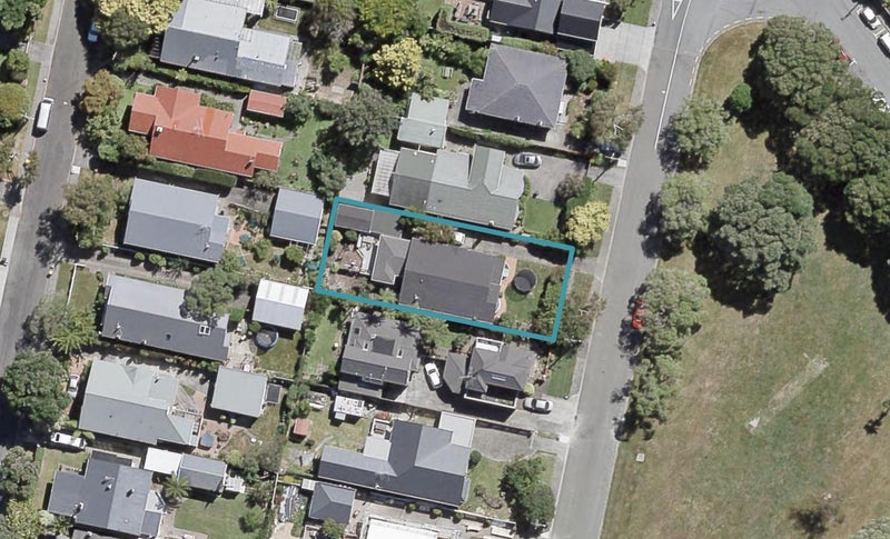 8 Miro Street, Woburn, Lower Hutt - Carousel 1