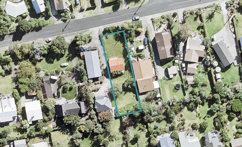 11 Surf Road, Stanmore Bay, Whangaparaoa - Carousel 1