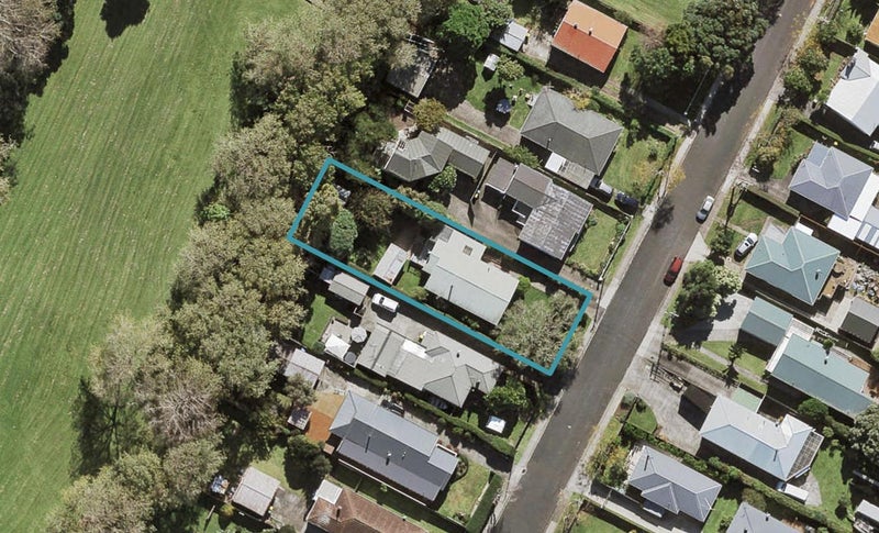 39 Sullivan Avenue, Mangere Bridge, Auckland - Carousel 1