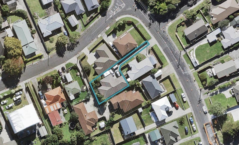 16A Vera Road, Te Atatu South, Auckland - Carousel 1