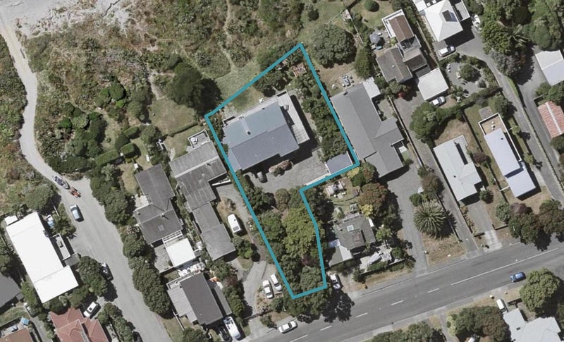 205 Manly Street, Paraparaumu Beach, Paraparaumu - Carousel 1