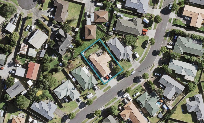 10 Kaimoana Street, Weymouth, Auckland - Carousel 1