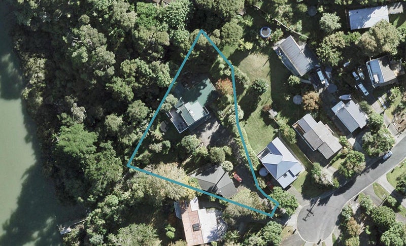 21 Poplar Road, Stanmore Bay, Whangaparaoa - Carousel 1