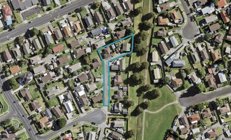 2/24 Janese Place, Weymouth, Auckland - Carousel 1
