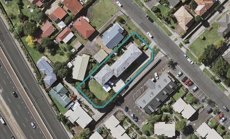 2/11 Puriri Street, Takapuna, Auckland - Carousel 1
