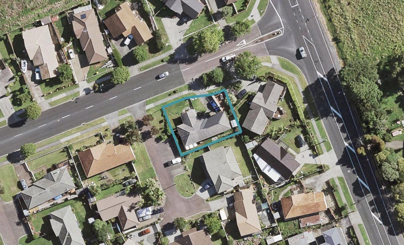 127 Riverton Drive, Randwick Park, Auckland - Carousel 1