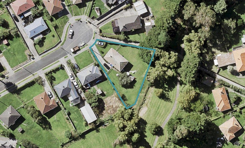 9 Roseway Place, Glen Innes, Auckland - Carousel 1