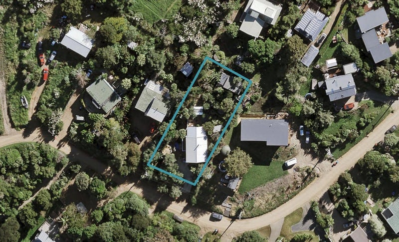 6 Te Makiri Road, Onetangi, Waiheke Island - Carousel 1