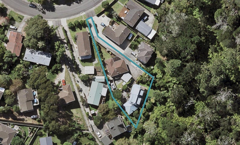 2/16 Regency Place, Sunnynook, Auckland - Carousel 1