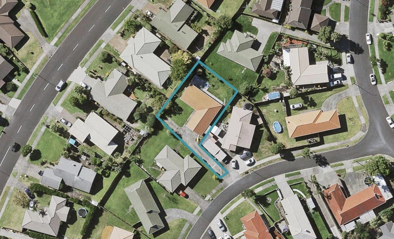 5 Tullis Place, Burswood, Auckland - Carousel 1
