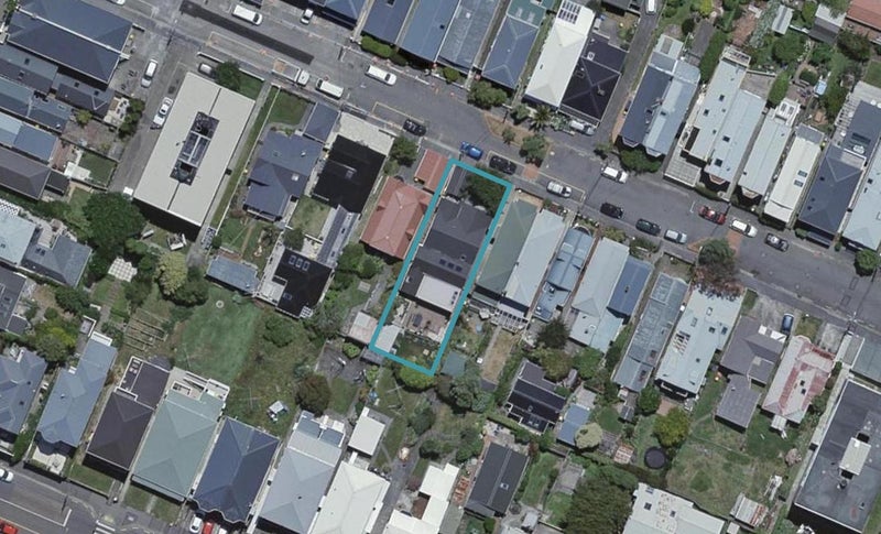 14 Queen Street, Mount Victoria, Wellington - Carousel 1