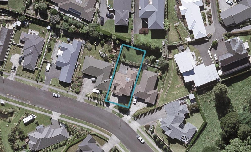 21 Ainslee Street, Highlands Park, New Plymouth - Carousel 1