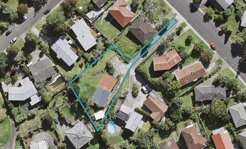 1/12 Velma Road, Hillcrest, Auckland - Carousel 1