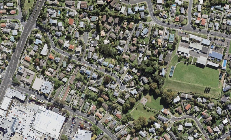 24 Camelot Place, Glenfield, Auckland - Carousel 1