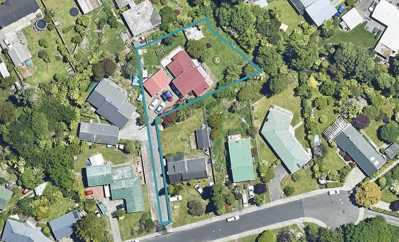 8 Amokura Street, Fairy Springs, Rotorua - Carousel 1