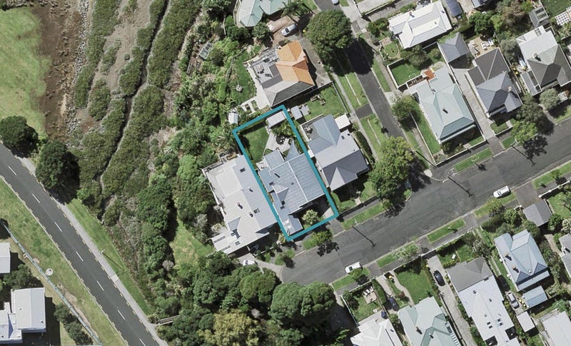 34 Abbotsford Terrace, Devonport, Auckland - Carousel 1