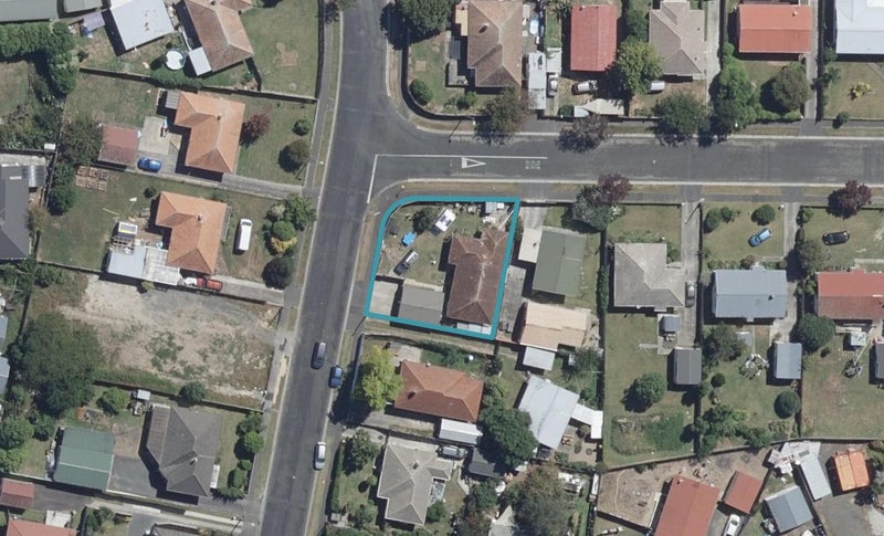 20 Willis Street, Bader, Hamilton - Carousel 1