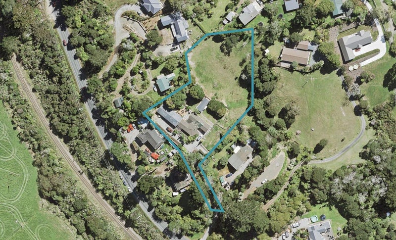 89 Waitakere Road, Waitakere, Auckland - Carousel 1
