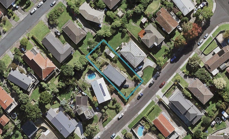 52 Compton Street, Hillcrest, Auckland - Carousel 1
