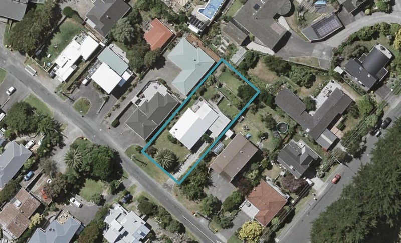 6 Whyte Street, Paraparaumu Beach, Paraparaumu - Carousel 1