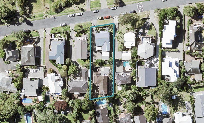 1/18 SANDOWN Road, Rothesay Bay, Auckland - Carousel 1