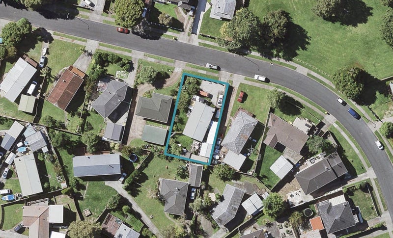 17 Blanche Way, Half Moon Bay, Auckland - Carousel 1