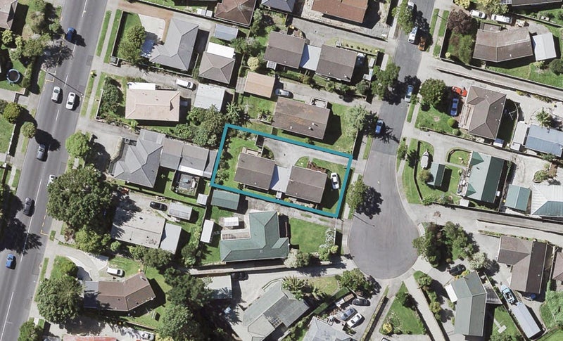 2/15 Cranberry Place, Bucklands Beach, Auckland - Carousel 1