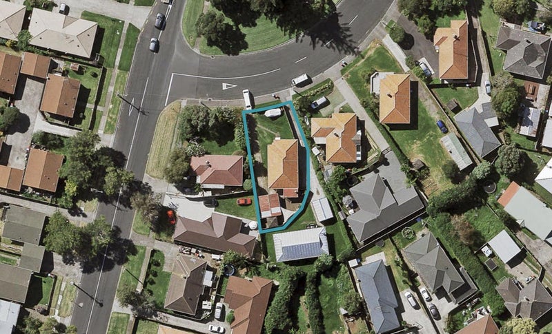 2 Martin Place, Panmure, Auckland - Carousel 1