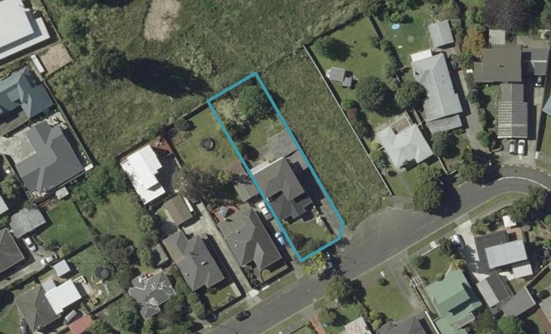 9 Stirling Crescent, Hokowhitu, Palmerston North - Carousel 1