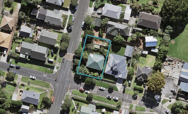33 Shorwell Street, Sandringham, Auckland - Carousel 1