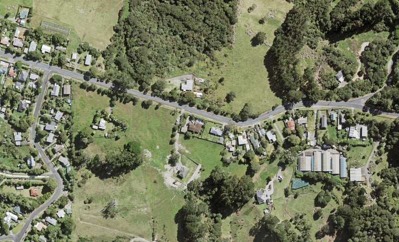 92 Mcentee Road, Waitakere, Auckland - Carousel 1