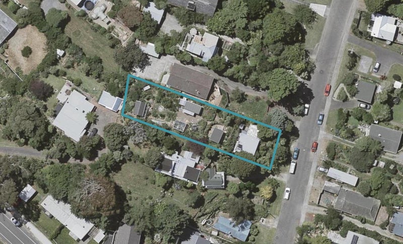 9 Clunie Avenue, Raumati South, Paraparaumu - Carousel 1