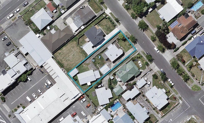 706A Queen Street West, Saint Leonards, Hastings - Carousel 1
