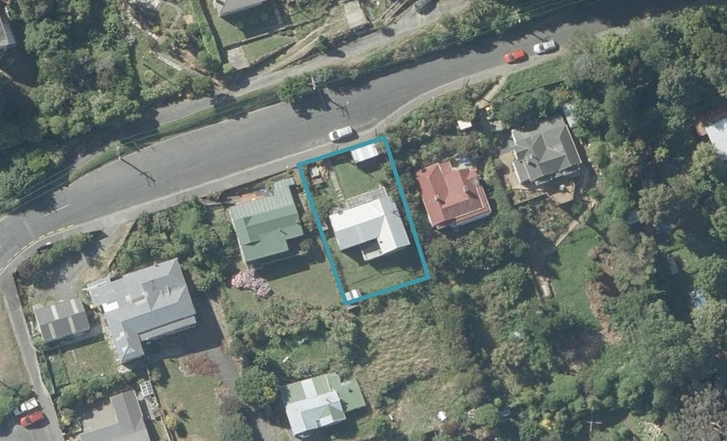 8 Totara Street, Ravensbourne, Dunedin - Carousel 1