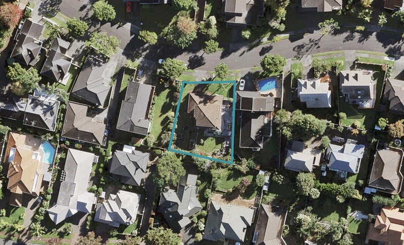 10 Glucina Avenue, West Harbour, Auckland - Carousel 1