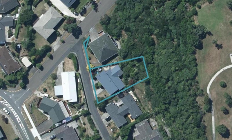 2 Meridian Way, Whitby, Porirua - Carousel 1