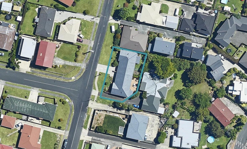 12A Whitaker Street, Otumoetai, Tauranga - Carousel 1