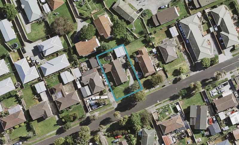 9 Benton Place, Manurewa, Auckland - Carousel 1