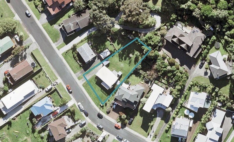 14 Zita Avenue, Matakatia, Whangaparāoa - Carousel 1