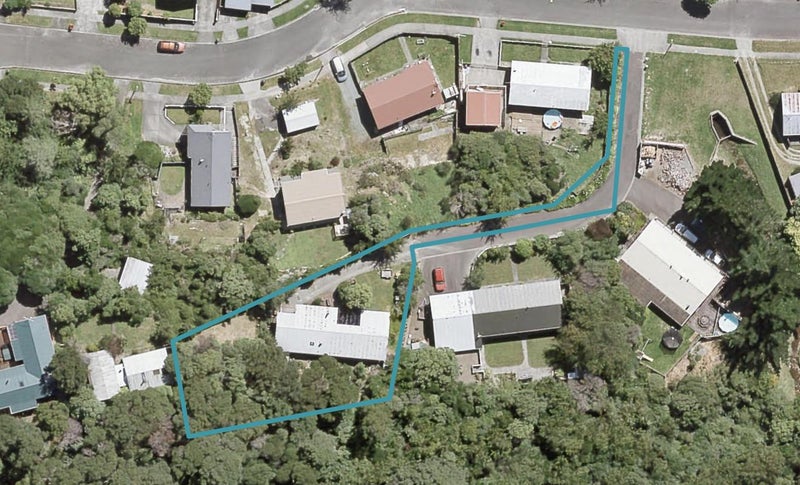 4 Moonstone Grove, Birchville, Upper Hutt - Carousel 1