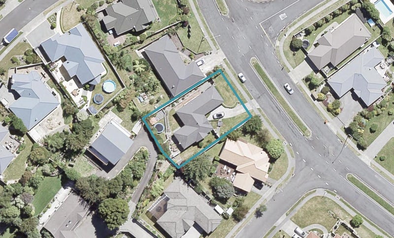 13 Kirton Drive, Riverstone Terraces, Upper Hutt - Carousel 1