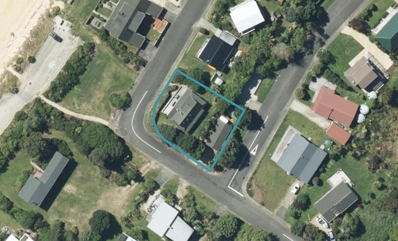 12 Cornwall Place, Tata Beach - Carousel 1