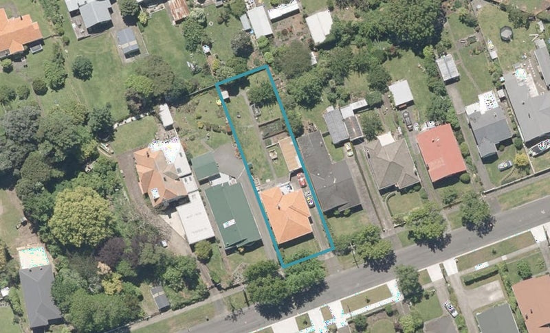 9 Willis Street, Whanganui East, Whanganui - Carousel 1