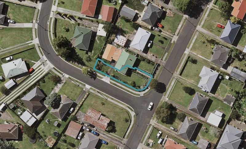 24 Clutha Crescent, Clover Park, Auckland - Carousel 1