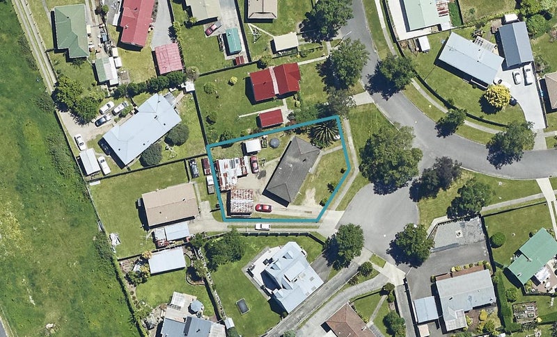 5 Matthew Place, Kawaha Point, Rotorua - Carousel 1