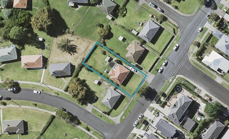 61 Eversleigh Road, Belmont, Auckland - Carousel 1