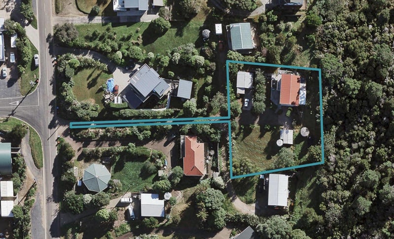 29 Erua Road, Ostend, Waiheke Island - Carousel 1