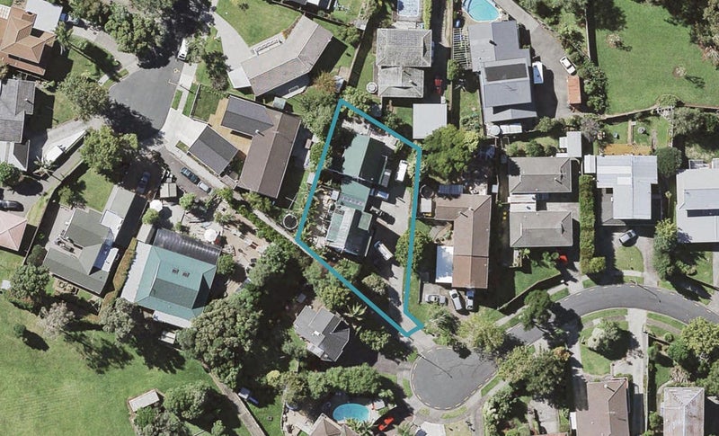 2/11 Yarra Place, Botany Downs, Auckland - Carousel 1