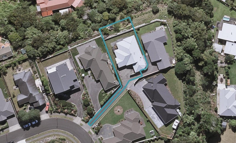 9B Manukaka Heights, Hurdon, New Plymouth - Carousel 1